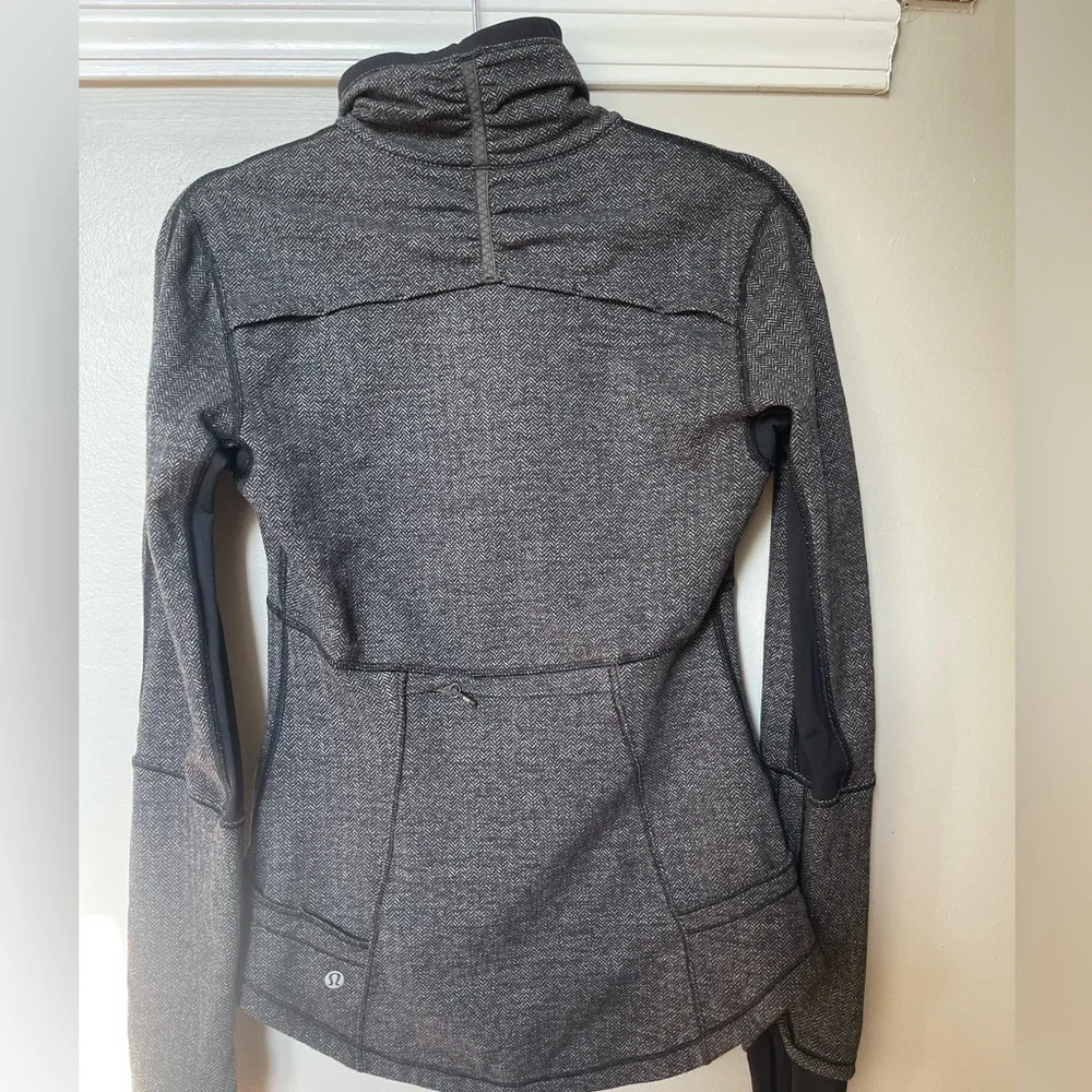 Lululemon Base Runner 1/2 zip pullover jacket top 8